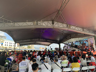 漁人碼頭 感謝新北市政府讓我們協助這次聯合婚禮 情定新北 幸福藍海 共有100對新人創意變裝參加英雄派對，現場洋溢幸福歡樂氣氛。 搖臂 多機拍攝 線上電視牆直播。